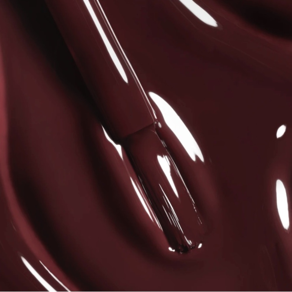 CHANEL Le Vernis Nail Color in Rich Burgundy - Picture 3 of 6